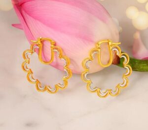 Flora gold Earrings design