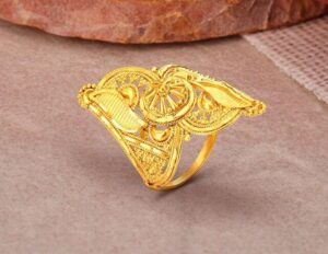 Traditional Gold Ring design