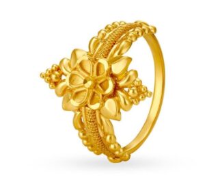 Enchanting Floral Gold Ring Design