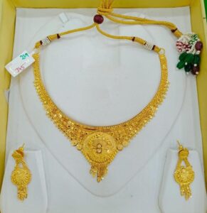 Beautiful gold necklace 