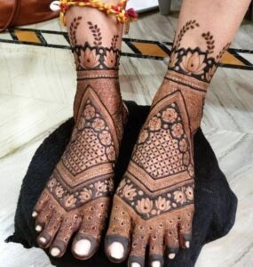 Flower feet mehndi design