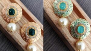 Green stone gold earrings