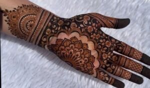 Trendy mehndi design