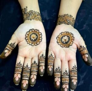 गोल टिक्की वाली मेहंदी डिजाइन