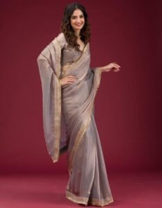 थ्रेड वर्क साड़ी