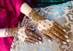 बैक मेहंदी