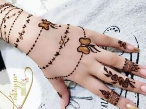 बैक हाथों पर बनाए ये