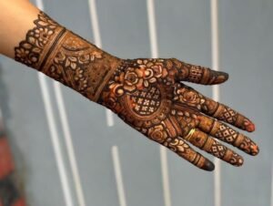 लंबे हाथों के लिए केरी मेहंदी डिजाइंस