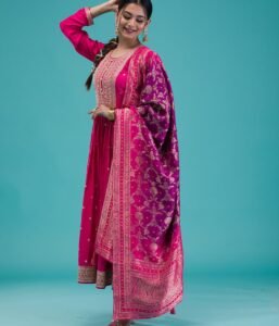 हेवी एंब्रॉयडरी अनारकली सूट