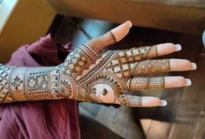 फूल हाथ मेहंदी की डिजाइन