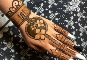 बैक साइड मेहंदी